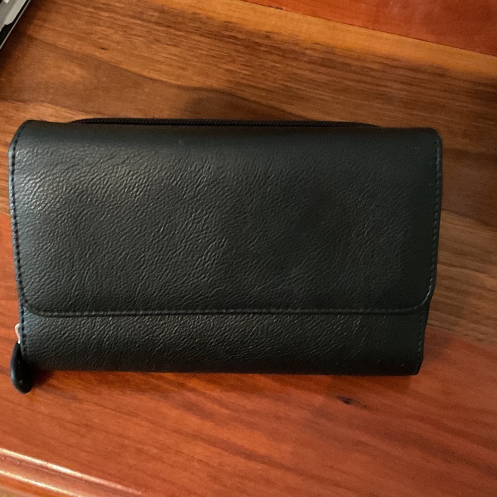 Mundi Elegant Black Women's Wallet